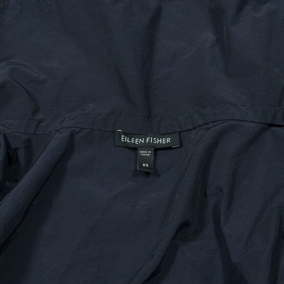 Eileen Fisher Sz XS Lightweight Hooded Unlined Jacket / Raincoat in Navy Blue - Picture 10 of 11